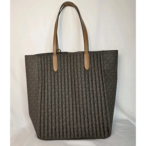 MICHAEL KORS Sinclair Large Pleated Monogram North South Tote Bag.  Excellent - Picture 4 of 10
